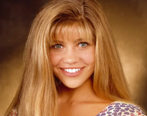 Niagara Falls Comic Con Mail Order Signing - Danielle Fishel